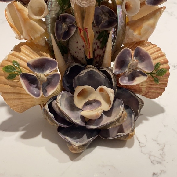 Beautiful religious shell creation with plastic Jesus. Cream, purple, tan colors - Picture 6 of 10